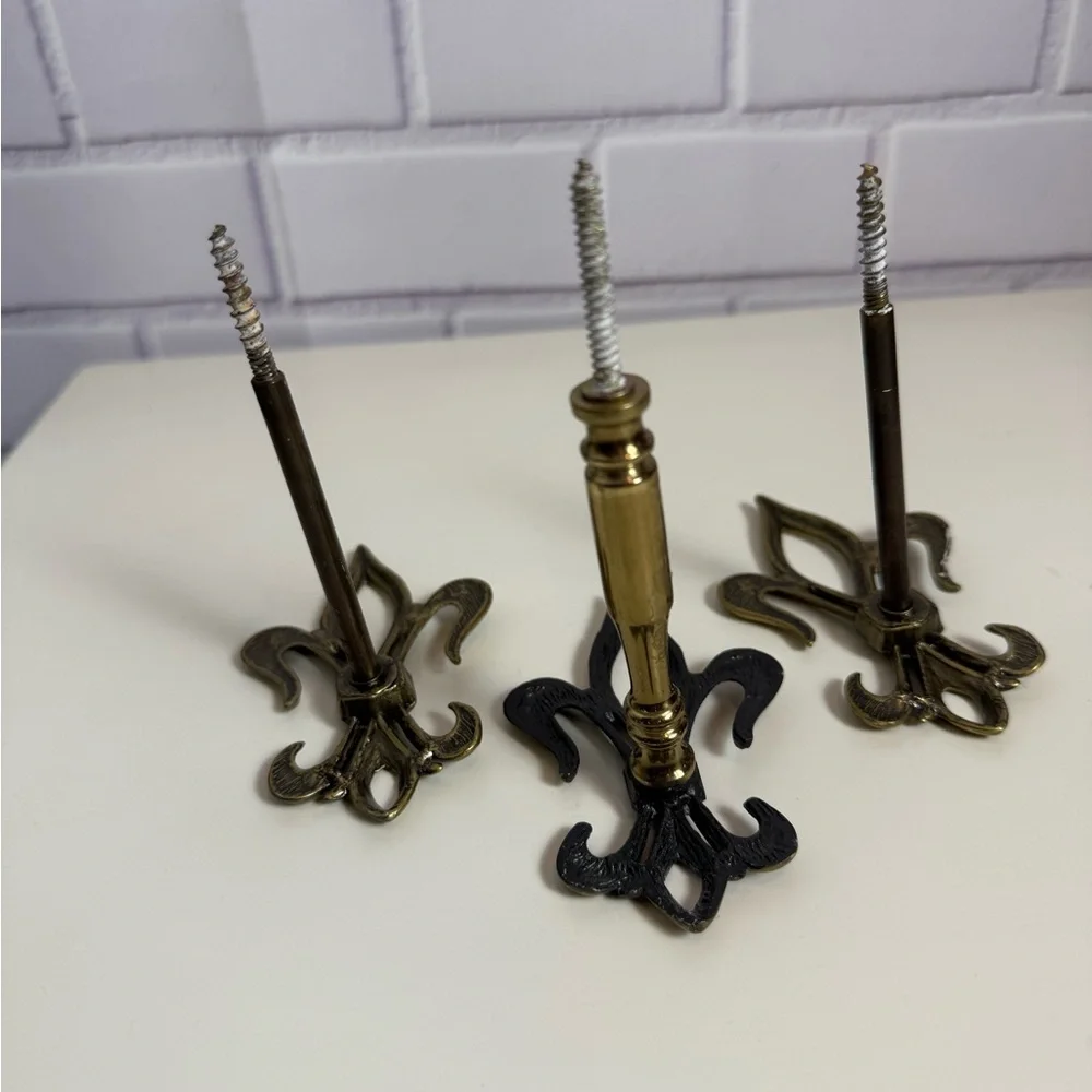 Vintage Brass Fleur-de-Lis Drawer Pulls Set of 4 Ornate Cabinet Hardware
